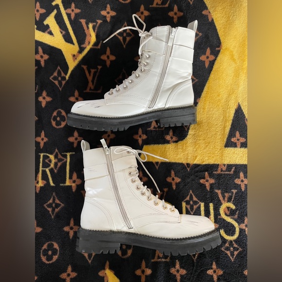 Nasty Gal Boots - Picture 16 of 16